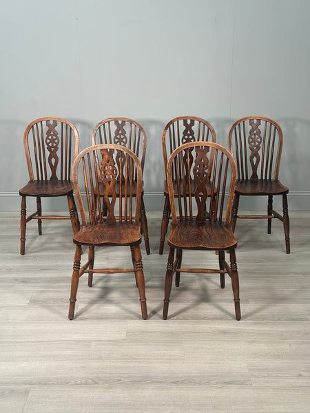 A Set of 6 19th Century Wheelback Dining Chairs