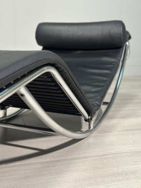 20th Century Le Corbusier Style Chaise Lounge