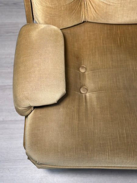 Howard Keith His And Hers Kohinoor Armchair’s And Footstool