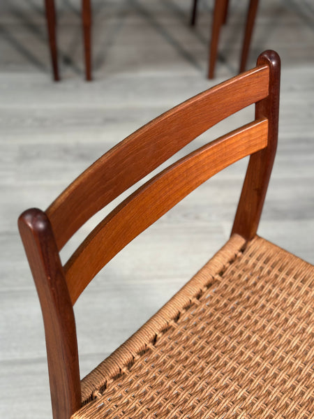 Set of 4 Danish Teak And Paper Cord Dining Chairs Designed By Arne Hovmand Olsen For Mogens Kold
