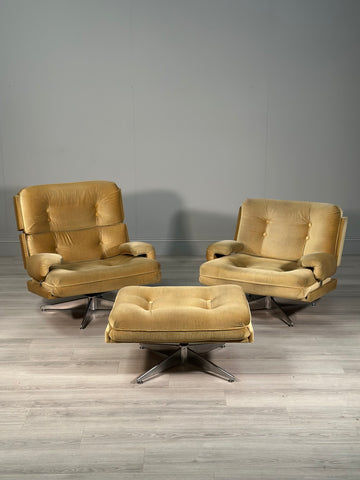 Howard Keith His And Hers Kohinoor Armchair’s And Footstool