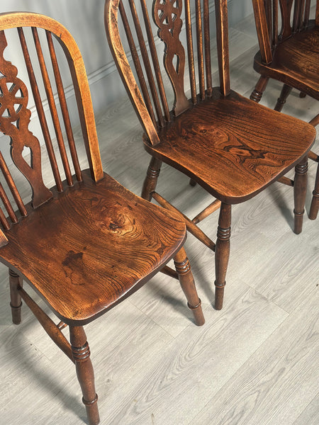 A Set of 6 19th Century Wheelback Dining Chairs