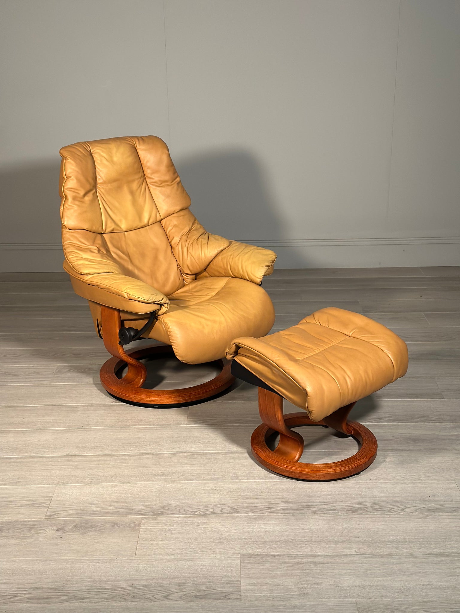 Stressless Swivel Reclining Armchair And Stool