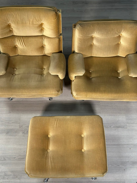 Howard Keith His And Hers Kohinoor Armchair’s And Footstool