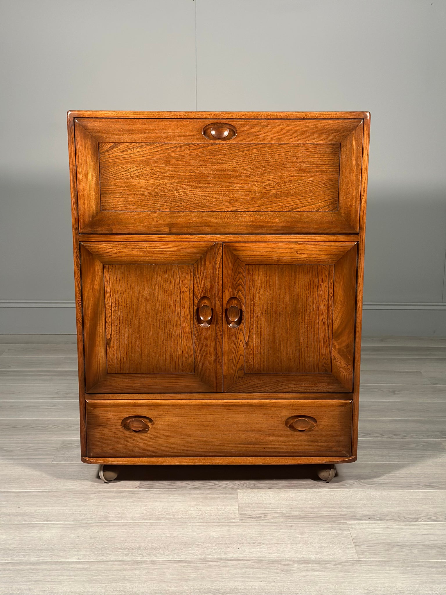 Vintage Ercol Windsor 469 Bureau