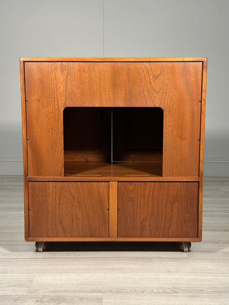 Vintage Ercol 845 Tv Cabinet