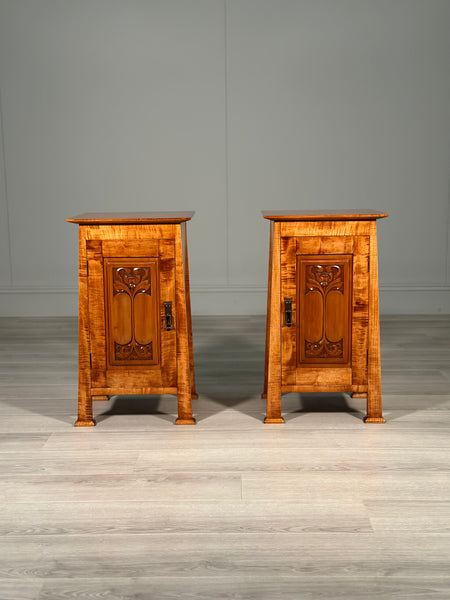 A Pair Of Arts And Crafts Fiddle Back Maple Bedside Cabinets