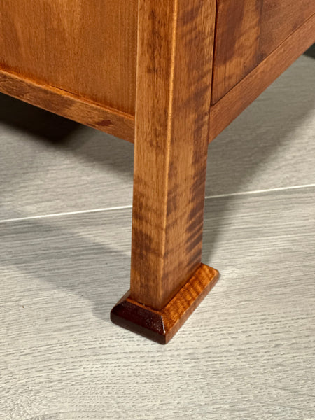A Pair Of Arts And Crafts Fiddle Back Maple Bedside Cabinets