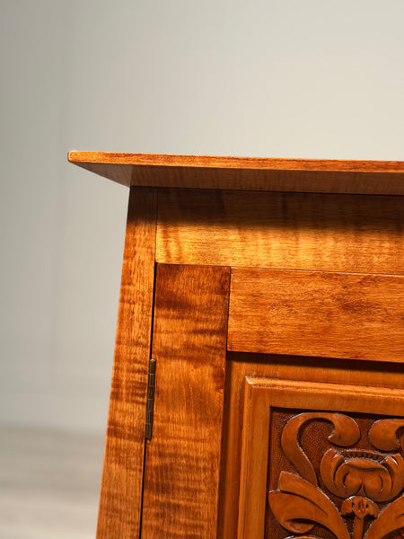 A Pair Of Arts And Crafts Fiddle Back Maple Bedside Cabinets