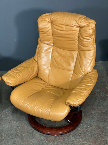 Ekornes Stressless Leather Recliner Suite In Tan
