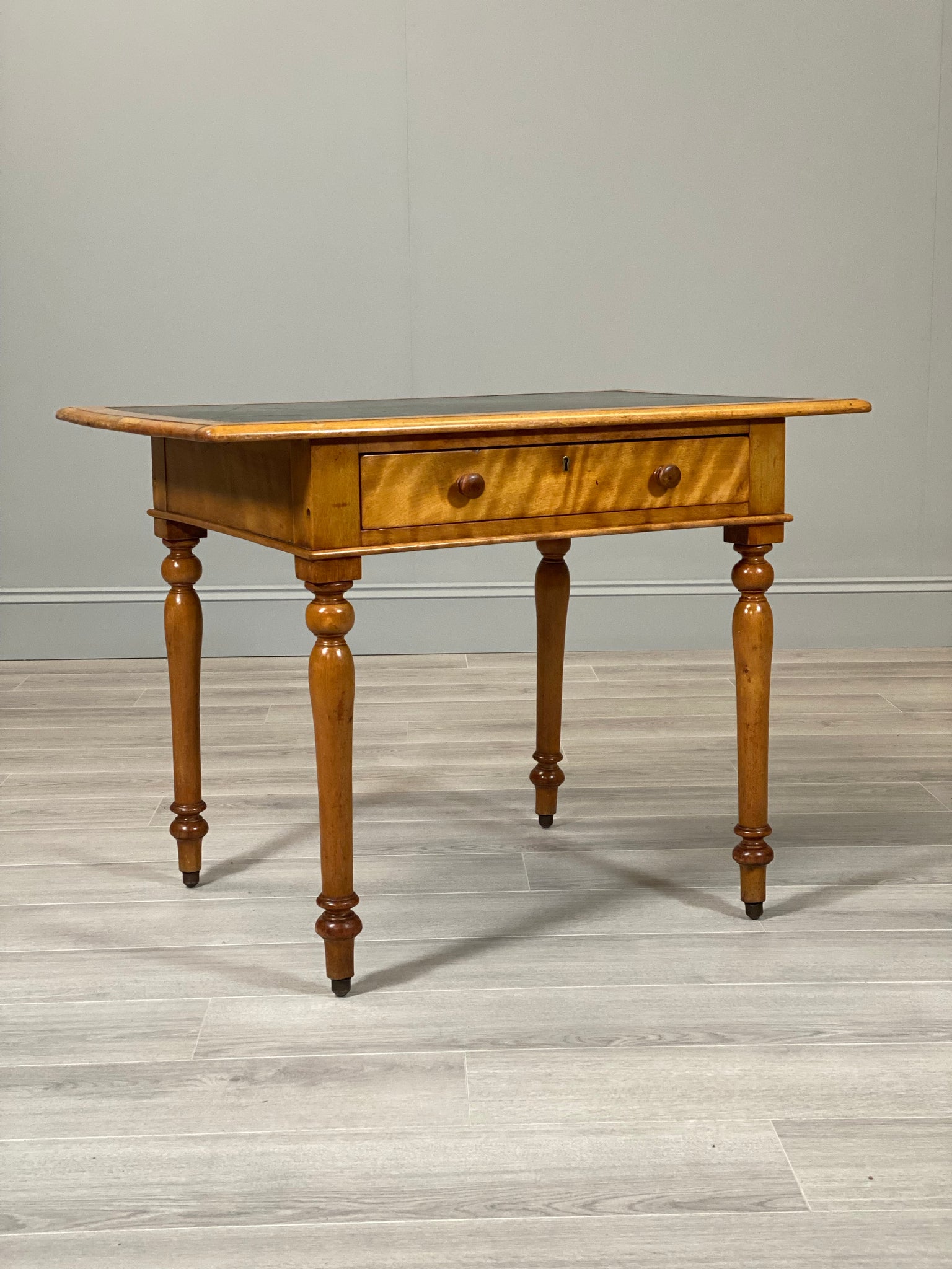 Small victorian desk discount