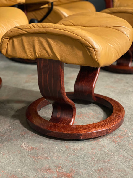 Ekornes Stressless Leather Recliner Suite In Tan