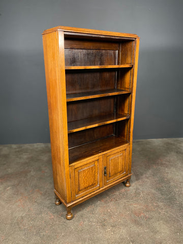 Early 20th Century Open Oak Bookcase On Cupboard